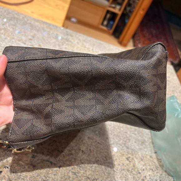 Michael Kors Chain Tote Bag - Picture 11 of 14